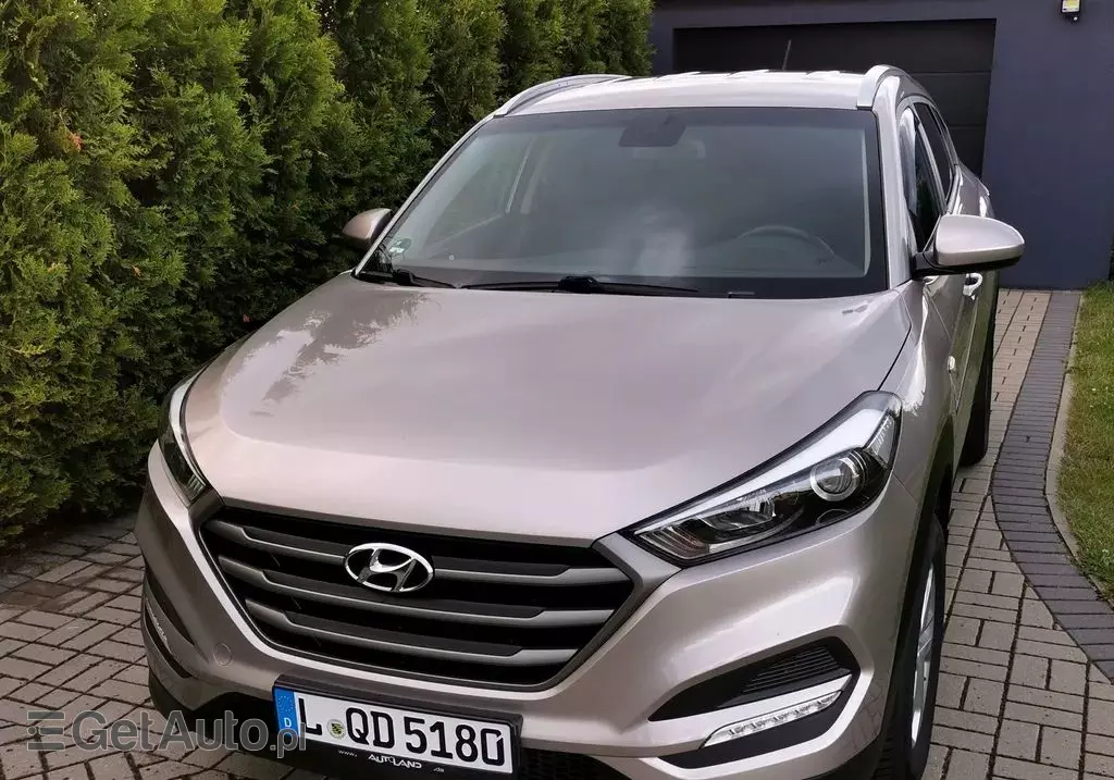 HYUNDAI Tucson 
