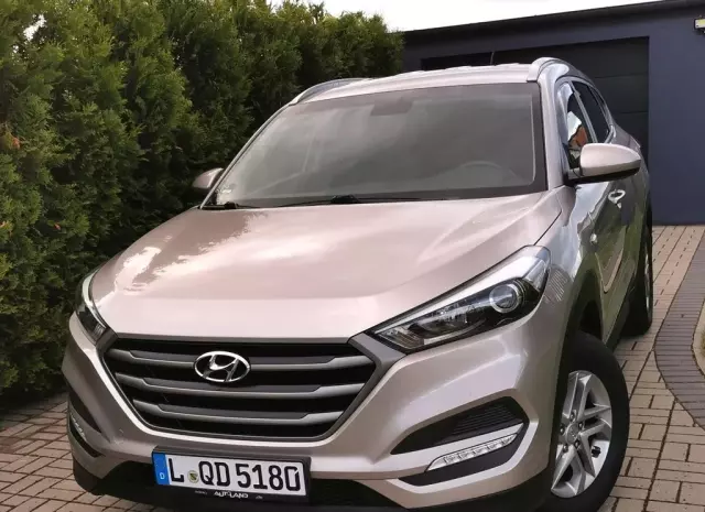 HYUNDAI Tucson 