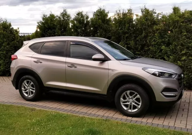 HYUNDAI Tucson 
