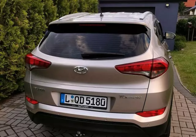 HYUNDAI Tucson 