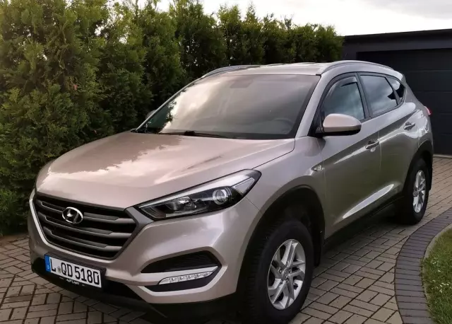 HYUNDAI Tucson 