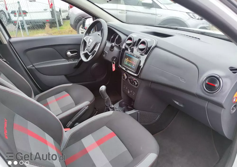 DACIA Sandero Stepway TCe 90 (S&S) Celebration