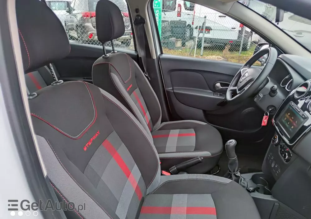 DACIA Sandero Stepway TCe 90 (S&S) Celebration