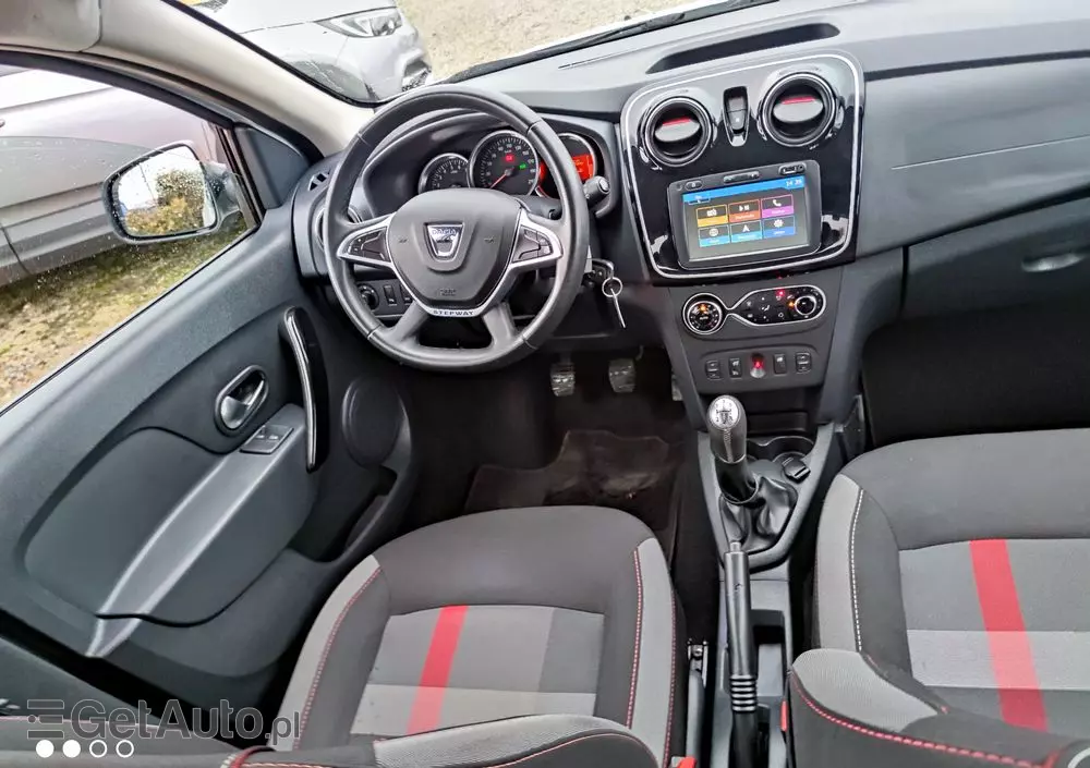 DACIA Sandero Stepway TCe 90 (S&S) Celebration