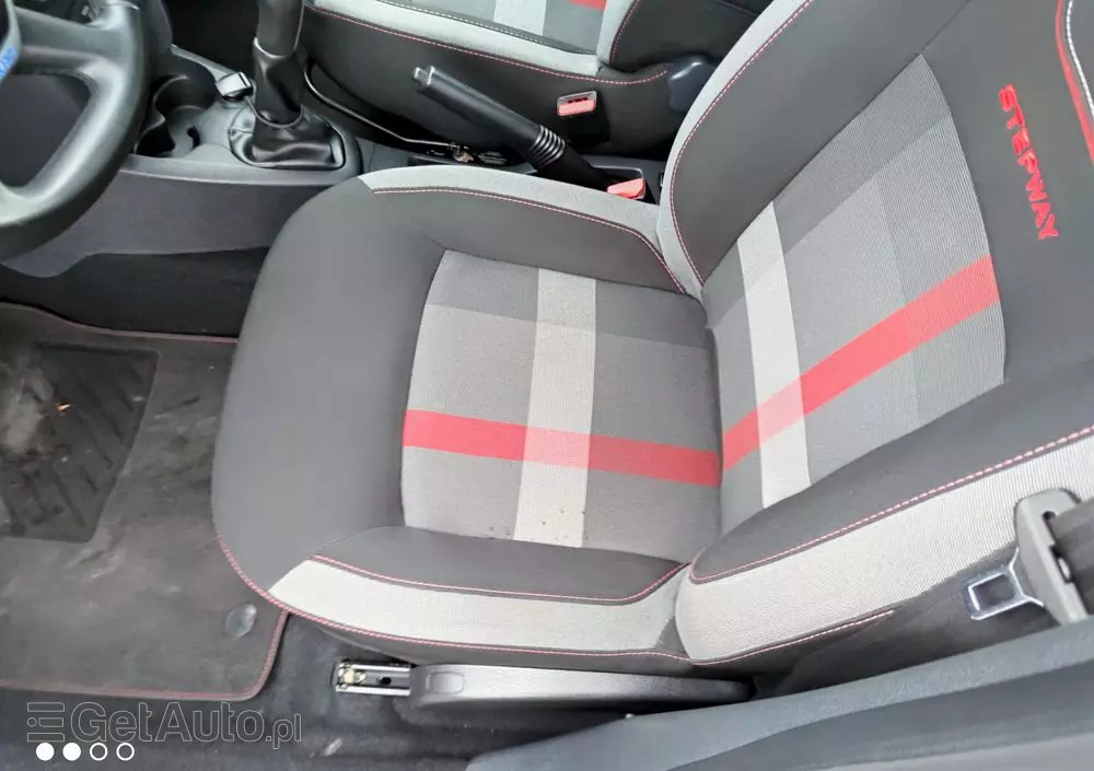 DACIA Sandero Stepway TCe 90 (S&S) Celebration