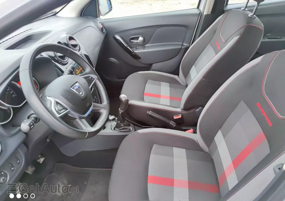 DACIA Sandero Stepway TCe 90 (S&S) Celebration