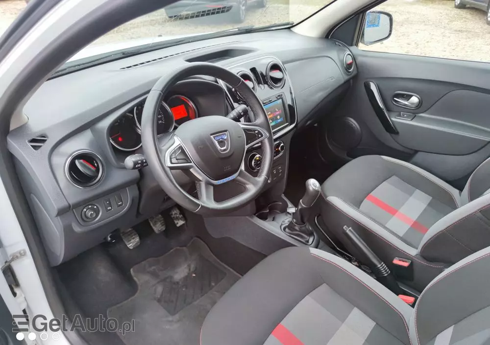 DACIA Sandero Stepway TCe 90 (S&S) Celebration