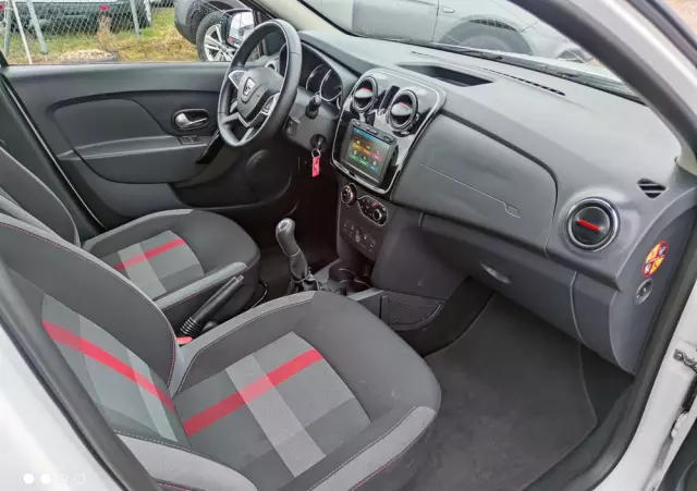 DACIA Sandero Stepway TCe 90 (S&S) Celebration