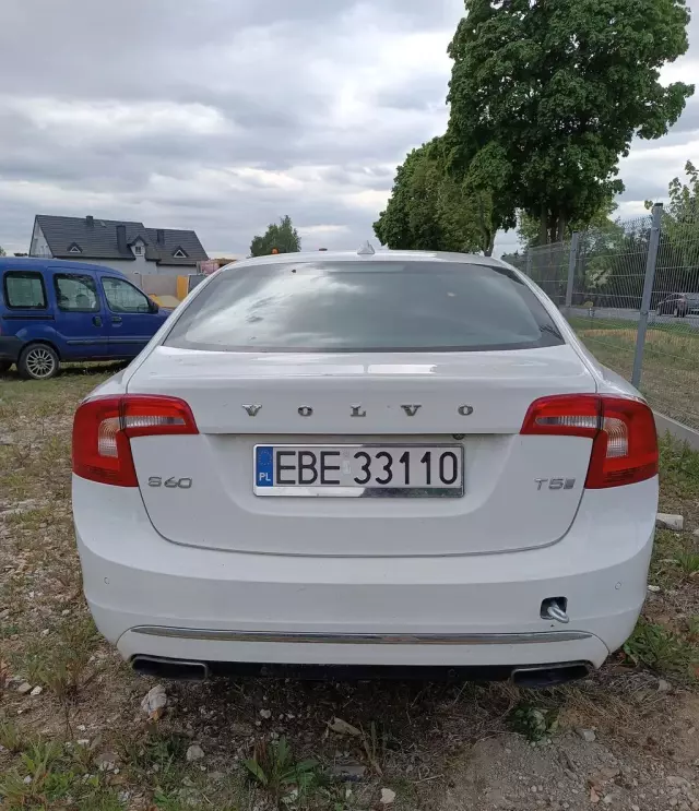 VOLVO S60 