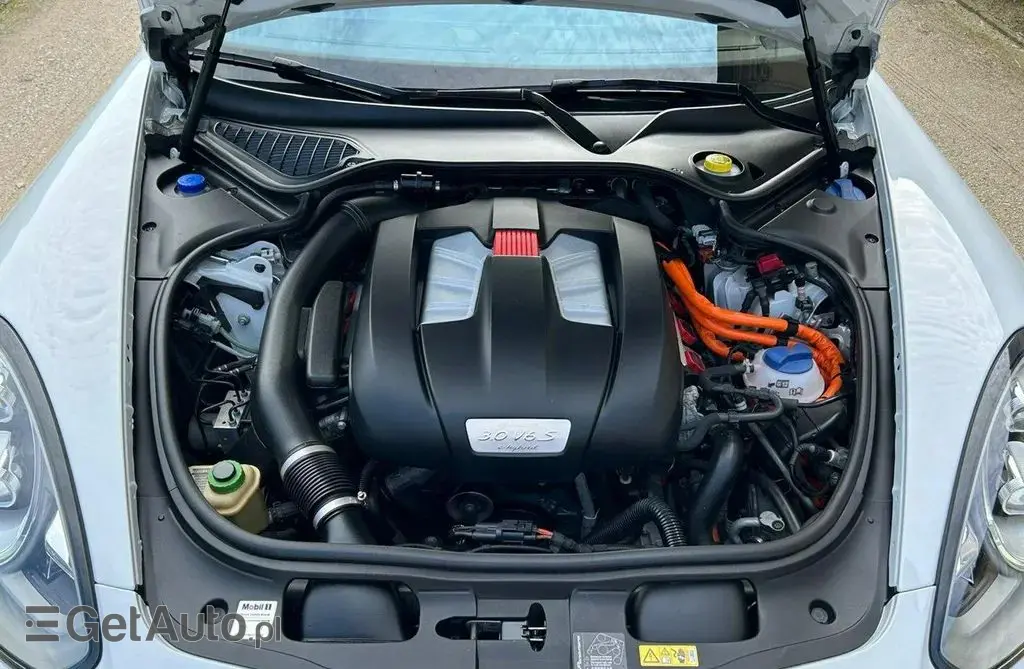 PORSCHE Panamera 