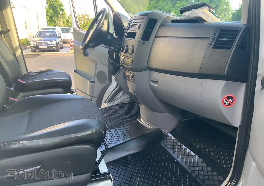 MERCEDES-BENZ SPRINTER 516 CDI 