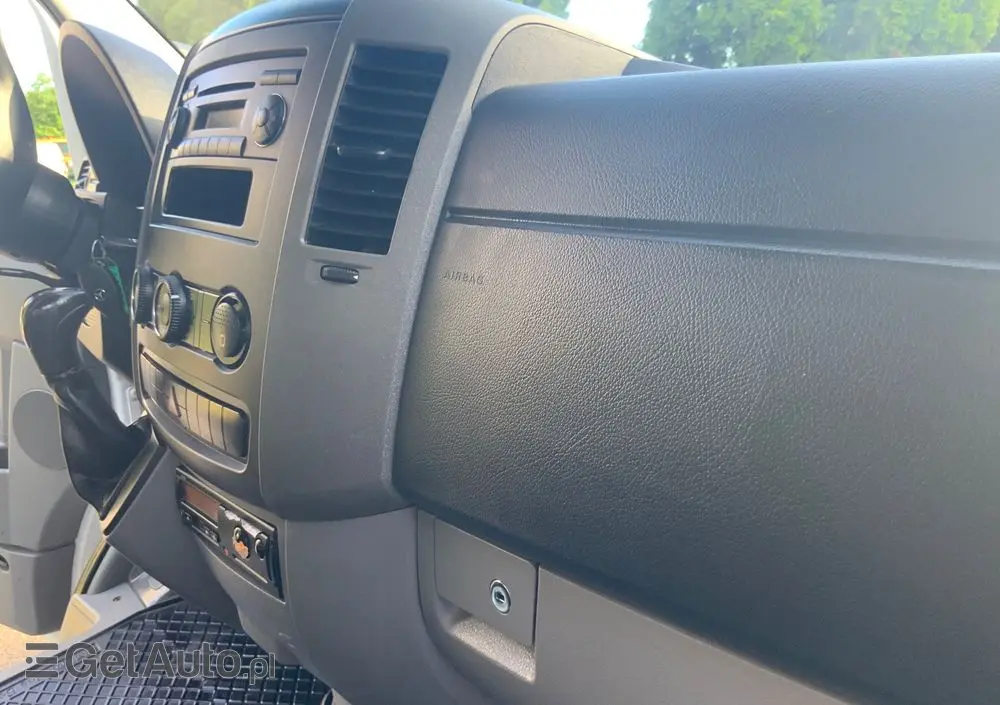 MERCEDES-BENZ SPRINTER 516 CDI 