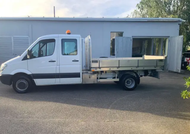 MERCEDES-BENZ SPRINTER 516 CDI 