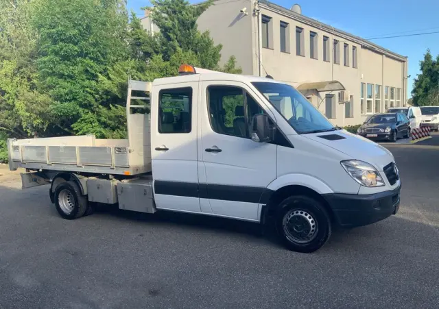 MERCEDES-BENZ SPRINTER 516 CDI 