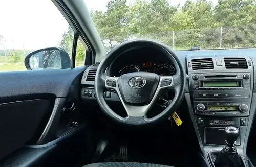 TOYOTA Avensis 