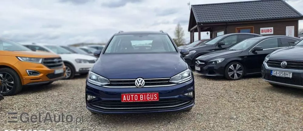 VOLKSWAGEN Golf Sportsvan 