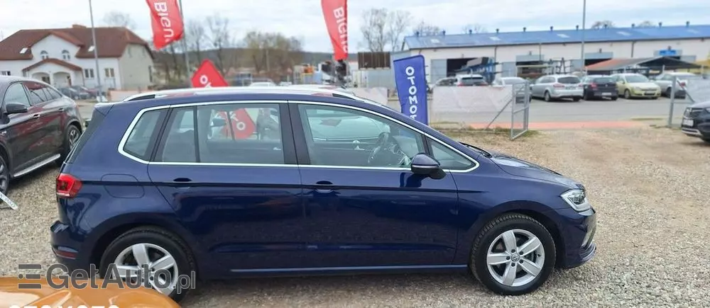 VOLKSWAGEN Golf Sportsvan 