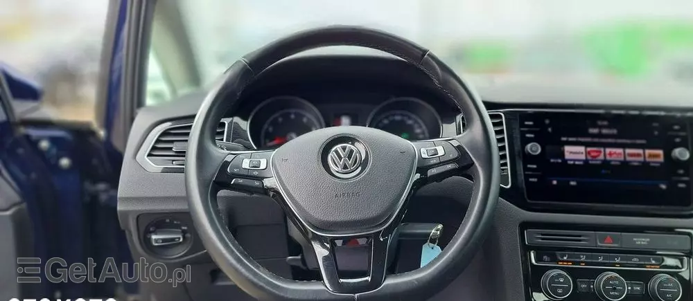 VOLKSWAGEN Golf Sportsvan 