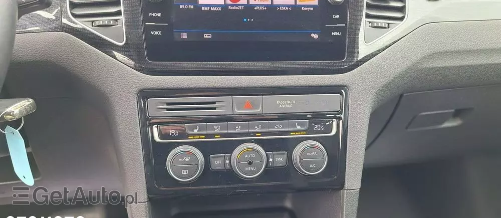 VOLKSWAGEN Golf Sportsvan 