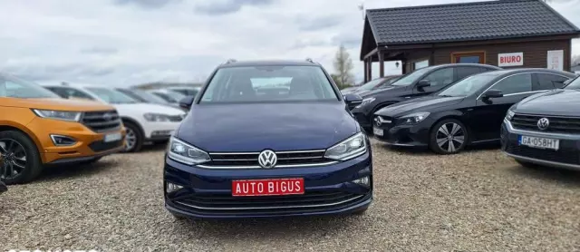 VOLKSWAGEN Golf Sportsvan 