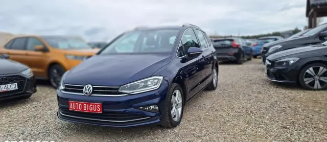 VOLKSWAGEN Golf Sportsvan 