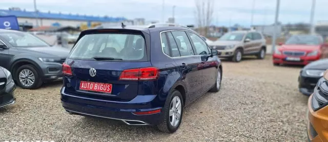VOLKSWAGEN Golf Sportsvan 