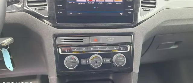 VOLKSWAGEN Golf Sportsvan 