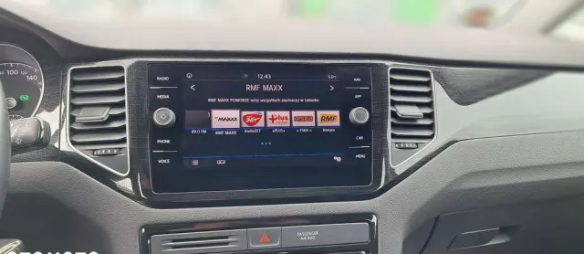 VOLKSWAGEN Golf Sportsvan 