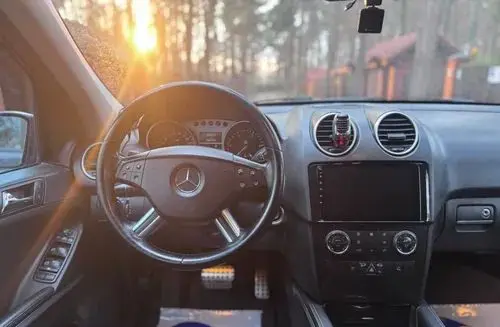 MERCEDES-BENZ ML 