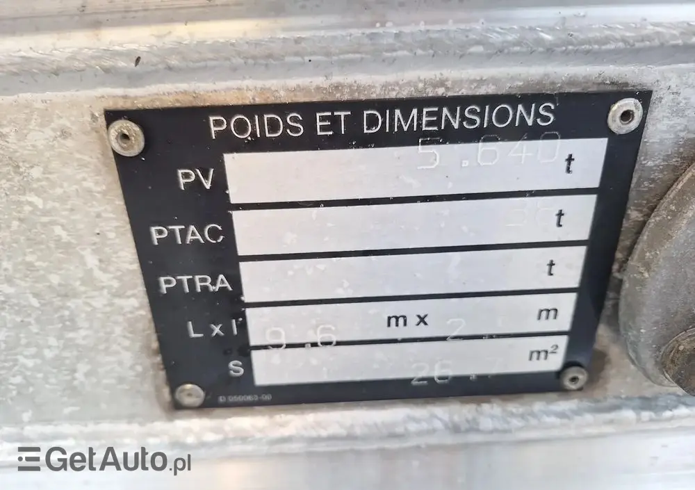 BENALU 28m3 / 2013 / 2 osie podnoszone / Import Francja 