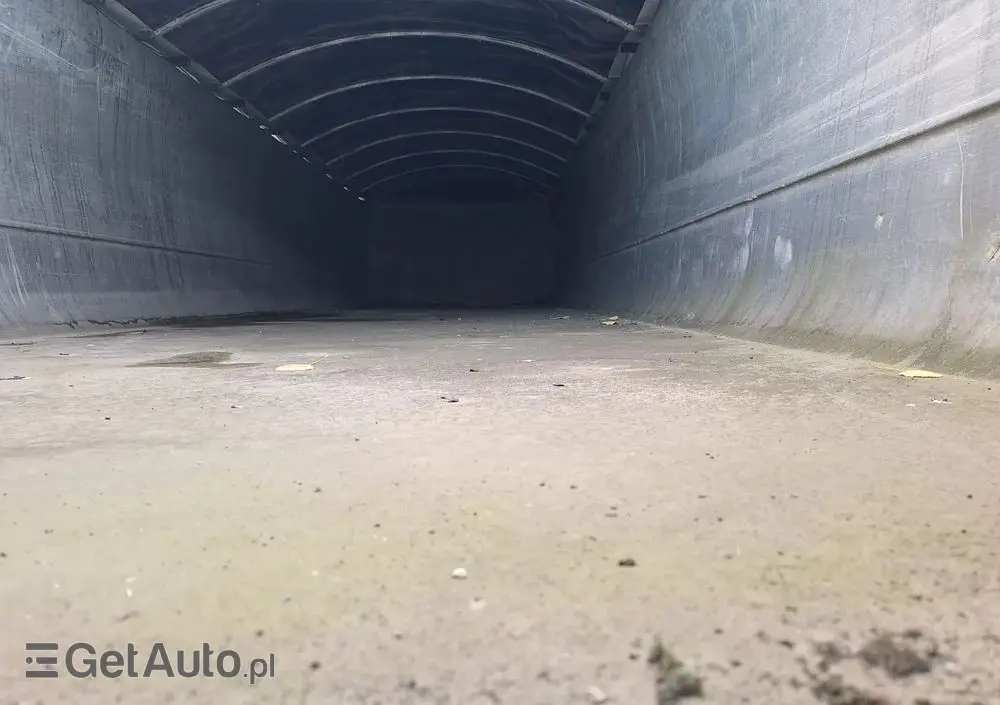 BENALU 28m3 / 2013 / 2 osie podnoszone / Import Francja 