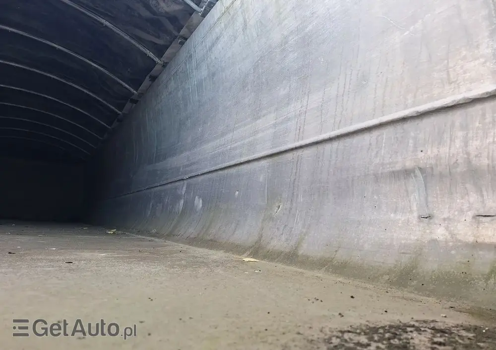 BENALU 28m3 / 2013 / 2 osie podnoszone / Import Francja 