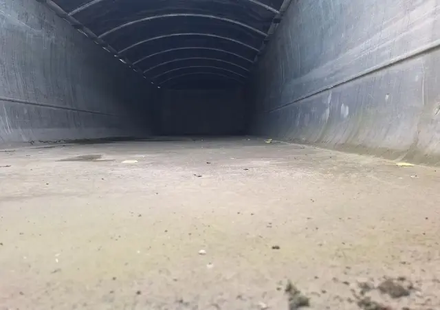 BENALU 28m3 / 2013 / 2 osie podnoszone / Import Francja 