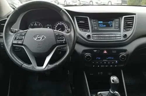 HYUNDAI Tucson 