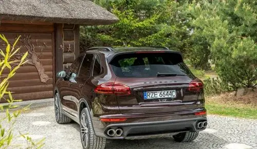 PORSCHE Cayenne 