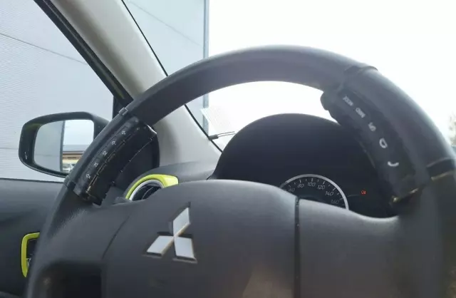 MITSUBISHI Space Star 