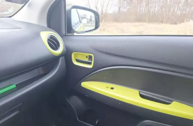 MITSUBISHI Space Star 