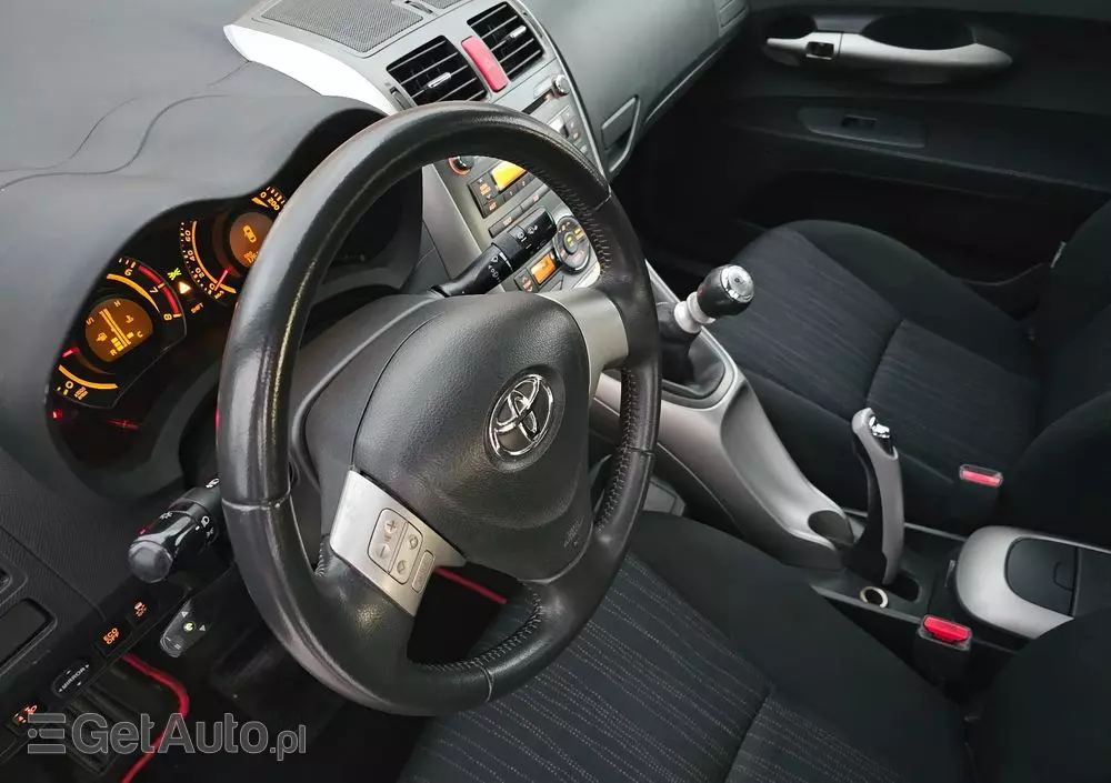 TOYOTA Auris 1.33 VVT-i Life