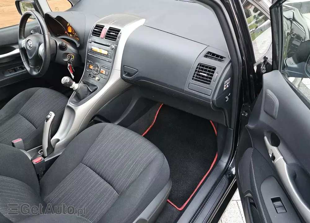 TOYOTA Auris 1.33 VVT-i Life