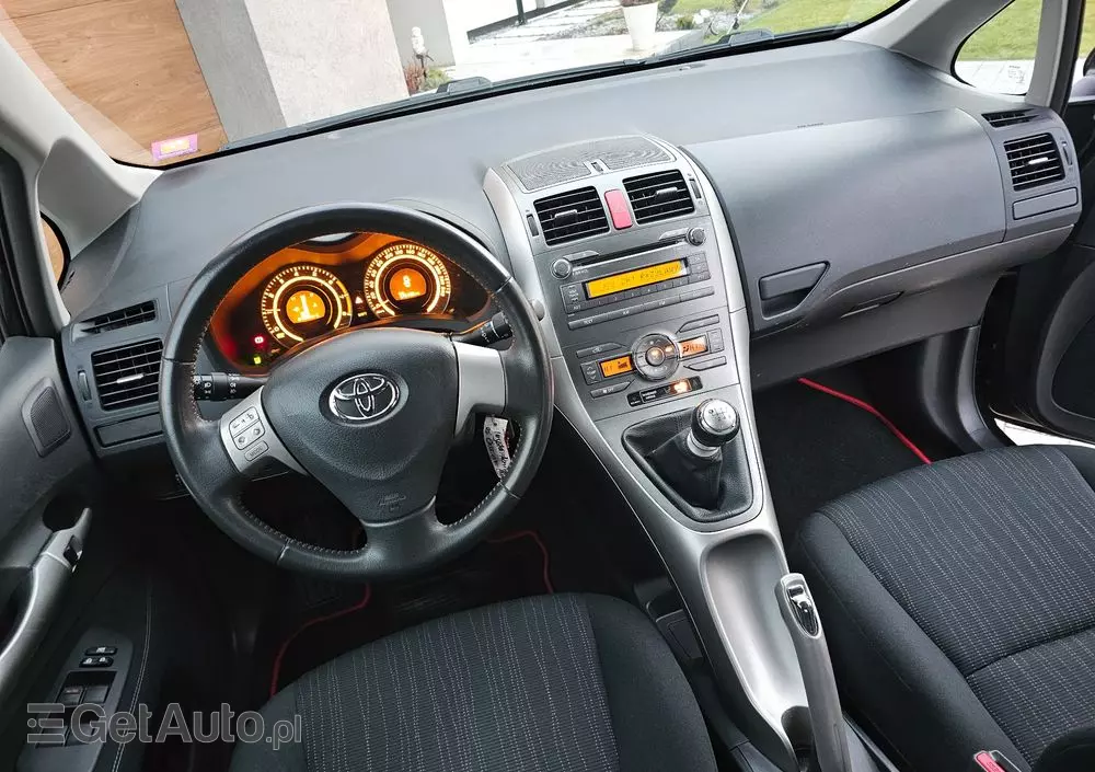 TOYOTA Auris 1.33 VVT-i Life