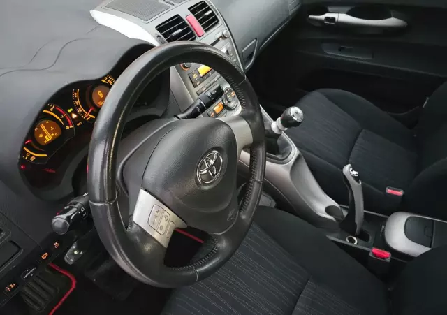 TOYOTA Auris 1.33 VVT-i Life