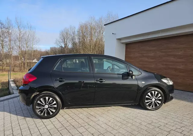 TOYOTA Auris 1.33 VVT-i Life