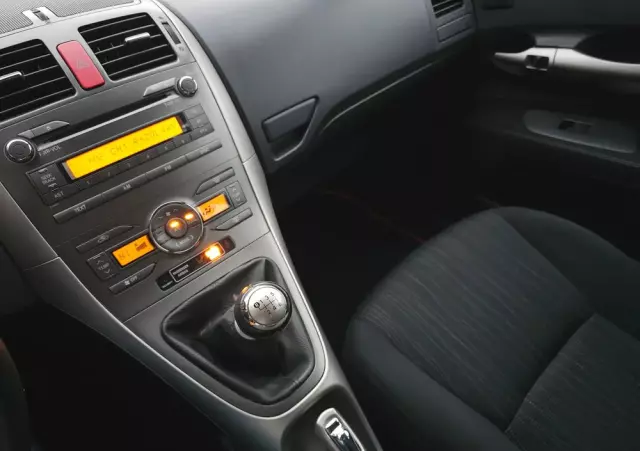 TOYOTA Auris 1.33 VVT-i Life