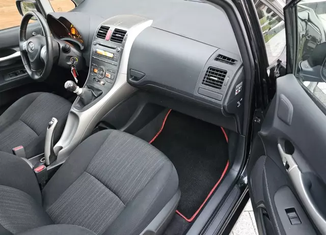 TOYOTA Auris 1.33 VVT-i Life