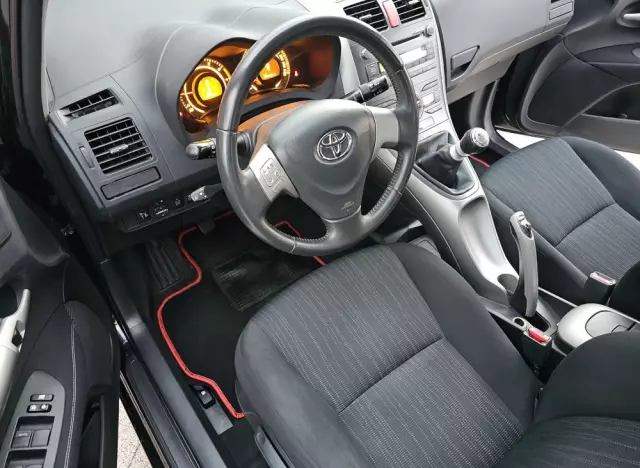 TOYOTA Auris 1.33 VVT-i Life