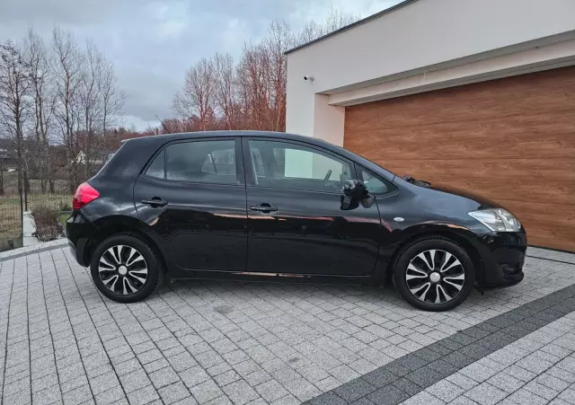 TOYOTA Auris 1.33 VVT-i Life