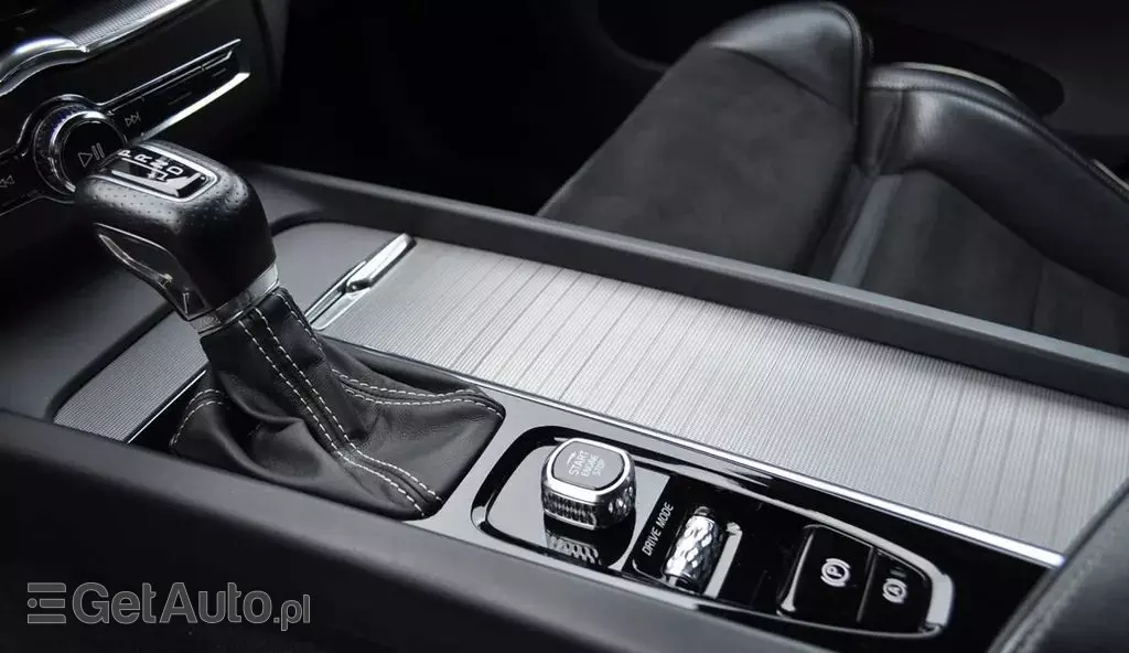 VOLVO XC60 2.0 D5 (235 KM) AWD Automatic