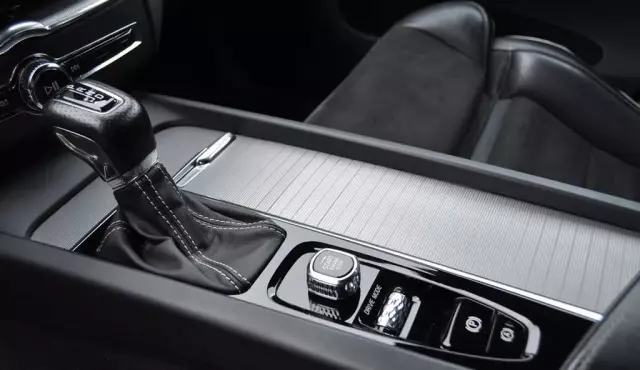 VOLVO XC60 2.0 D5 (235 KM) AWD Automatic