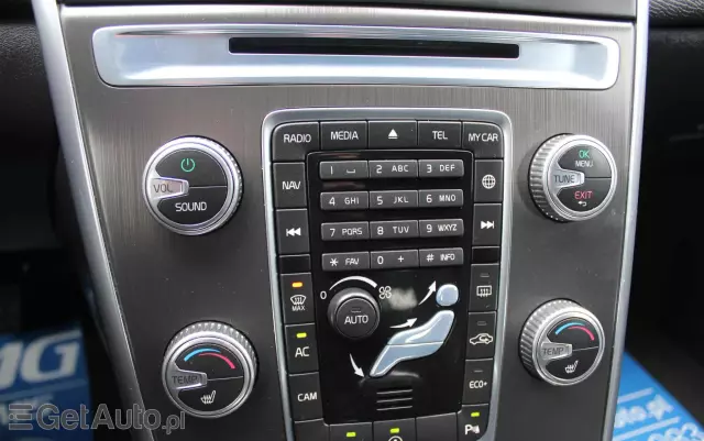 VOLVO XC 60 D4 Drive-E Base