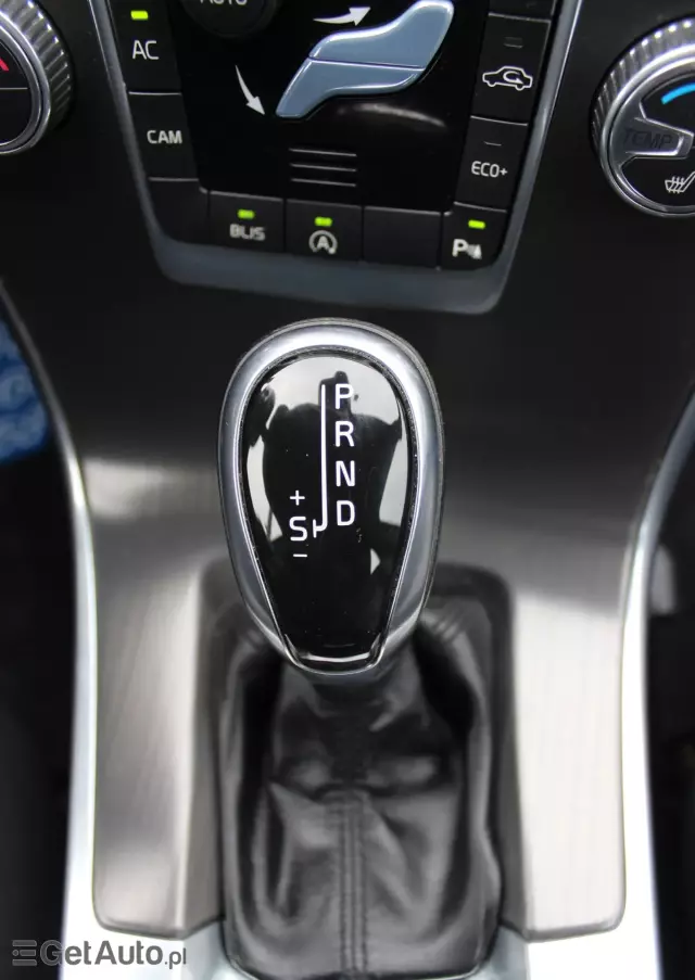 VOLVO XC 60 D4 Drive-E Base